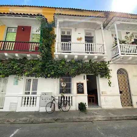 Cozy Old Apartment Cartagena